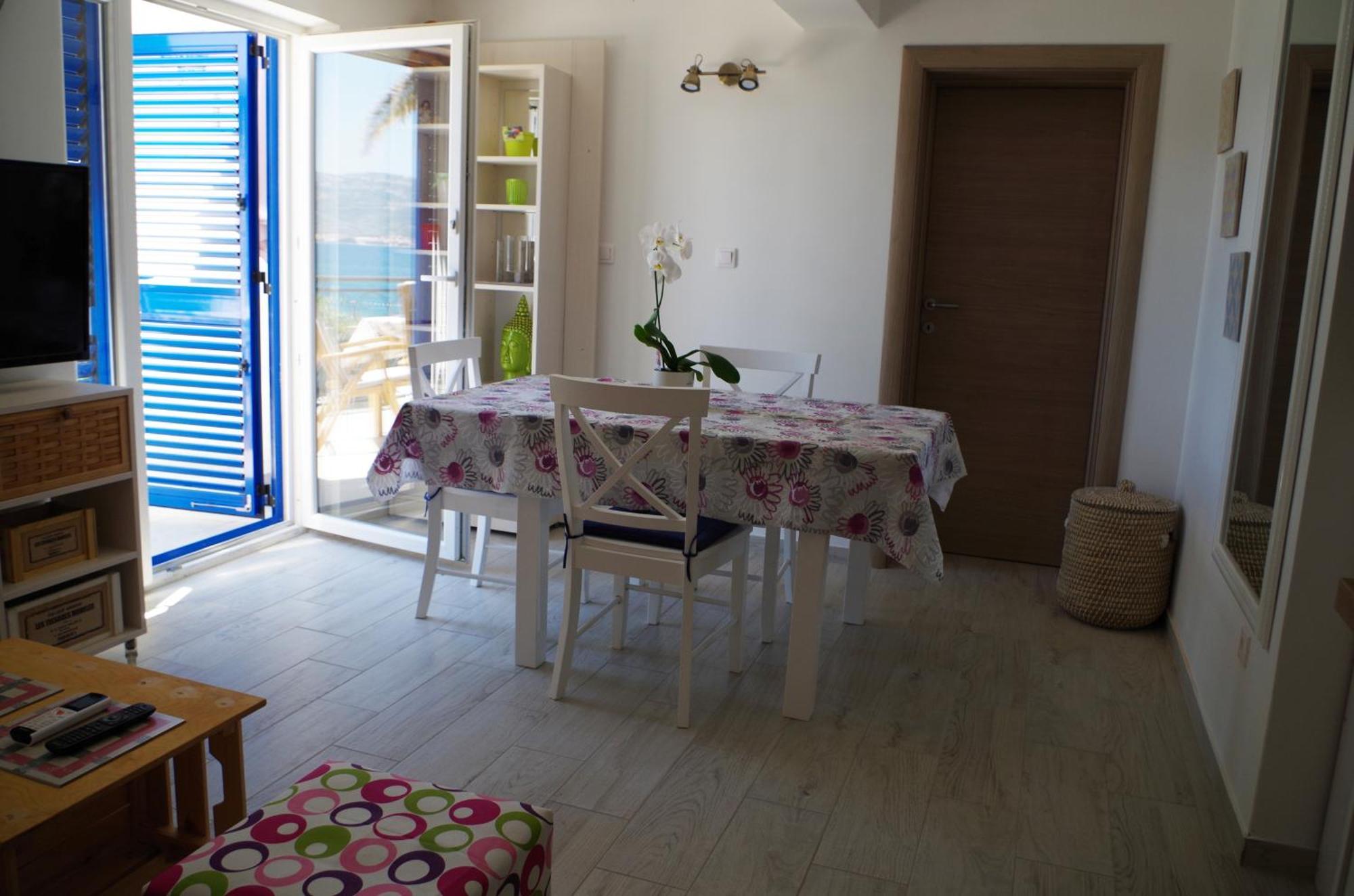 Apartments By The Sea Slatine, Ciovo - 14158 Bilik gambar